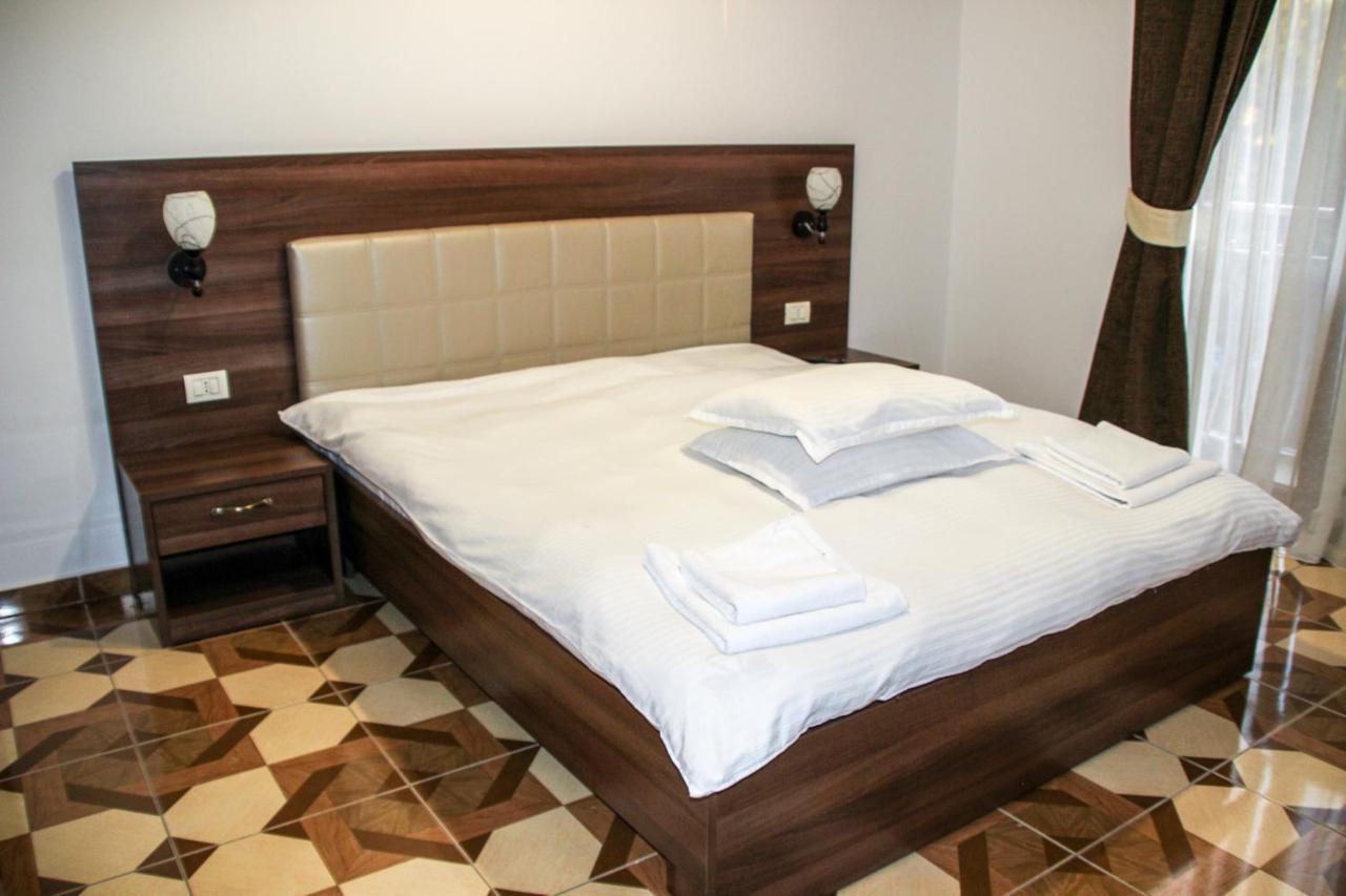 Hotel Corina Borşa Buitenkant foto